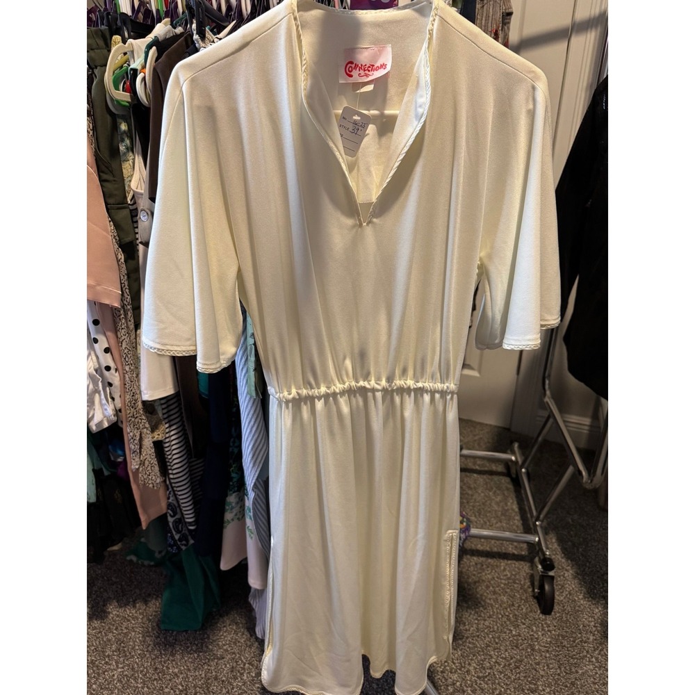 067 Vintage 70s Connections Cream Midi Dress V-Neck Flutter Sleeve Elastic Waist